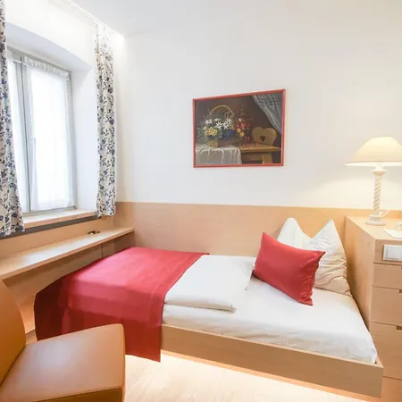 Wolf Hotel